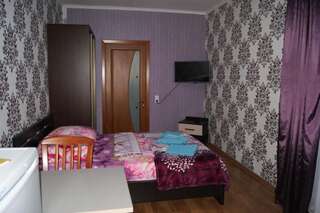 Гостевой дом Guesthouse na Sevastopolskoy 28 Геленджик Двухместный номер Делюкс с 1 кроватью и душем-2